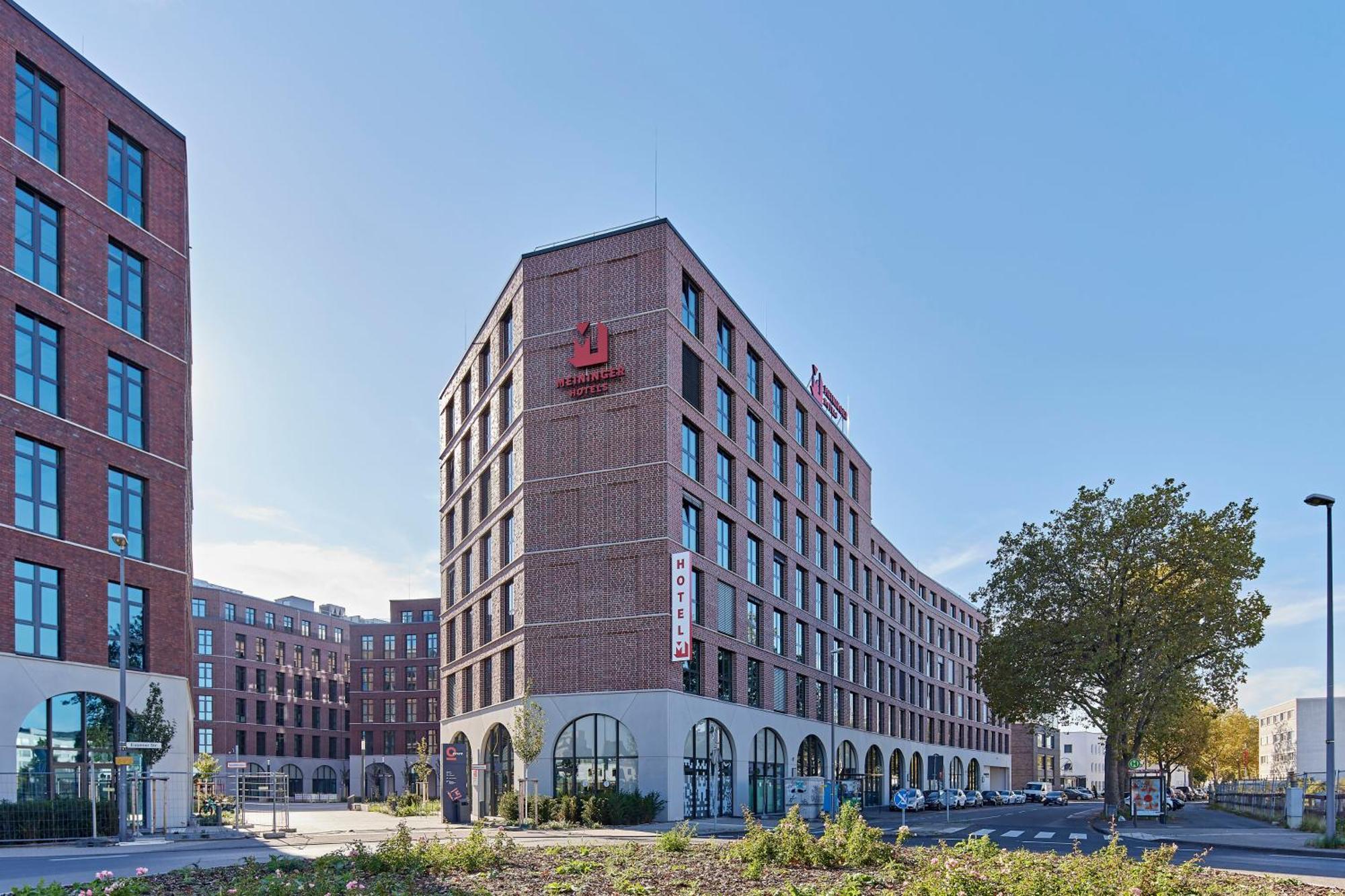 Meininger Hotel Koeln West Exterior photo