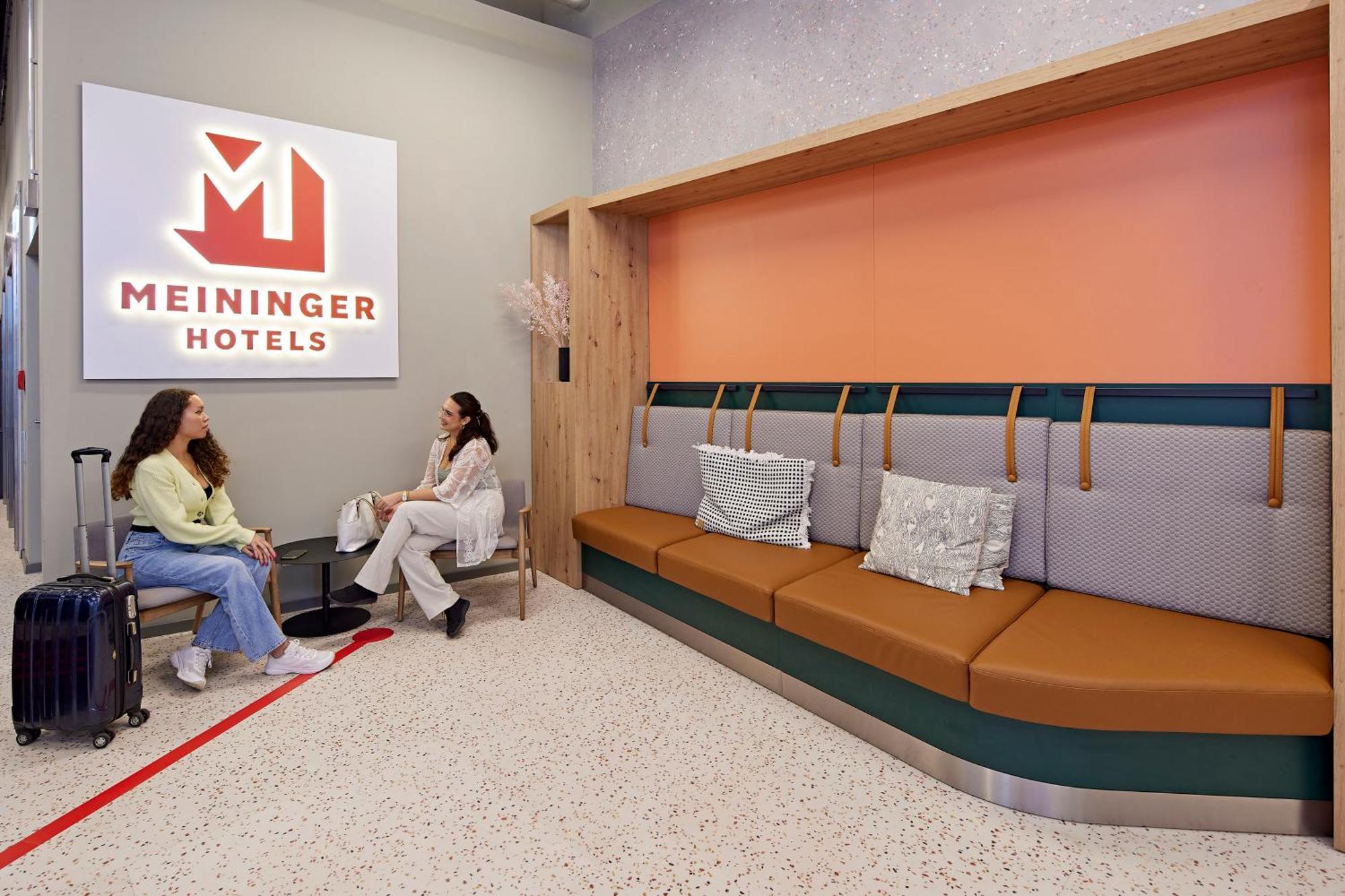 Meininger Hotel Koeln West Exterior photo
